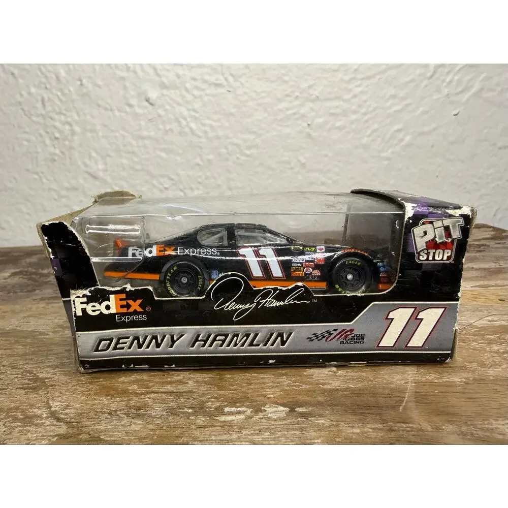 2007 Denny Hamlin #11 FedEx Express 1:64 Diecast Model Car